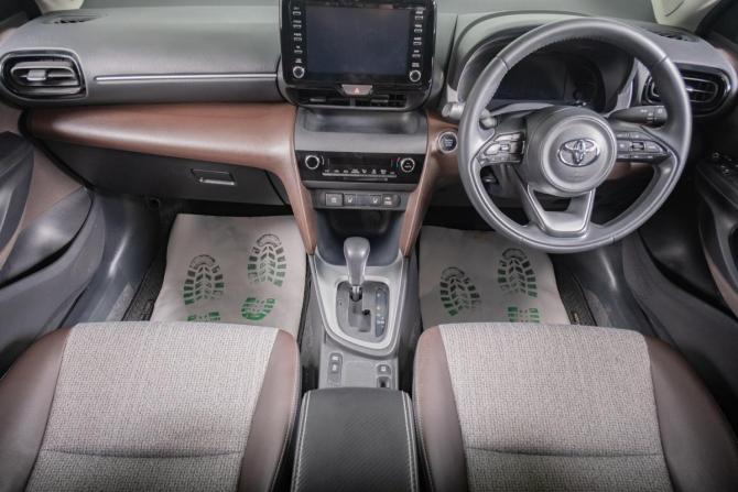 Toyota Yaris Cross с пробегом 2021 года, цена 2 269 000 рублей, 65700 км, внедорожник, Автокод Объявления
