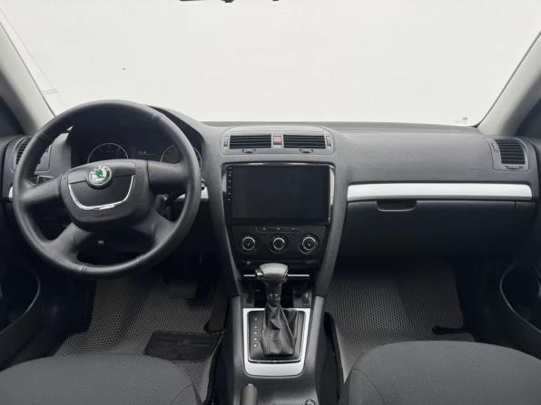 Skoda Octavia II (A5) Рестайлинг с пробегом 2011 года, цена 1 060 000 рублей, 73949 км, лифтбек, Автокод Объявления