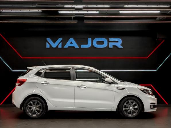 Kia Rio III Рестайлинг с пробегом 2015 года, цена 1 250 000 рублей, 83676 км, хэтчбек, Автокод Объявления