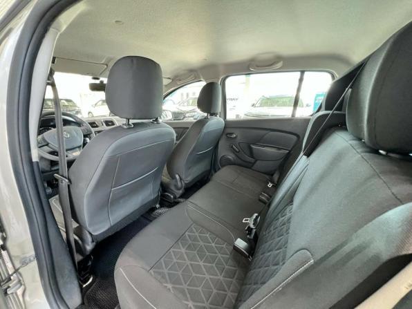 Renault Sandero II с пробегом 2018 года, цена 995 000 рублей, 90072 км, хэтчбек, Автокод Объявления
