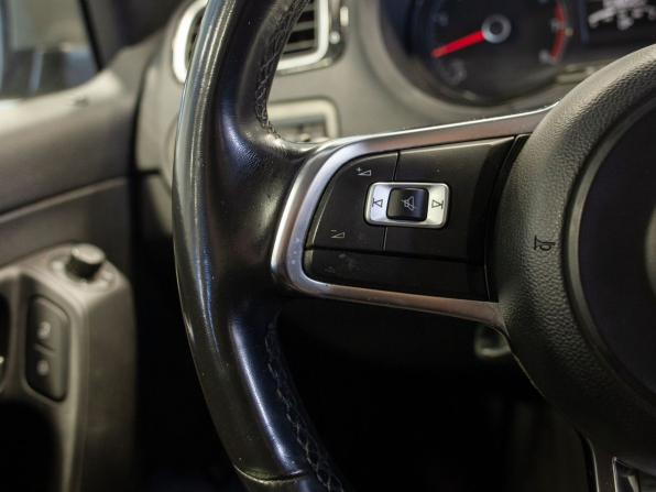 Volkswagen Polo V Рестайлинг с пробегом 2018 года, цена 1 467 000 рублей, 63802 км, седан, Автокод Объявления