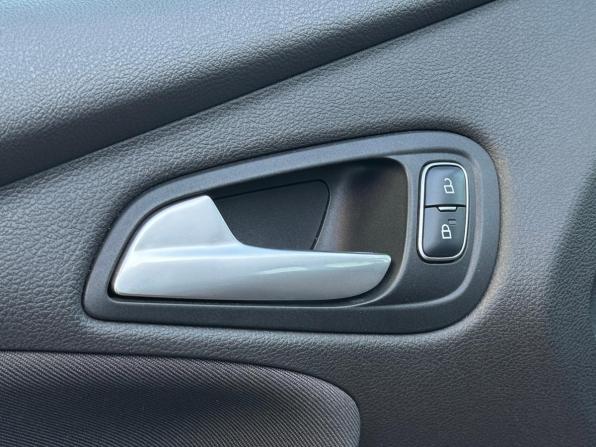 Ford Focus III Рестайлинг с пробегом 2017 года, цена 1 115 000 рублей, 119818 км, универсал, Автокод Объявления