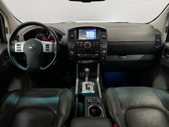 Nissan Pathfinder III Рестайлинг с пробегом 2011 года, цена 1 370 000 рублей, 303500 км, внедорожник, Автокод Объявления