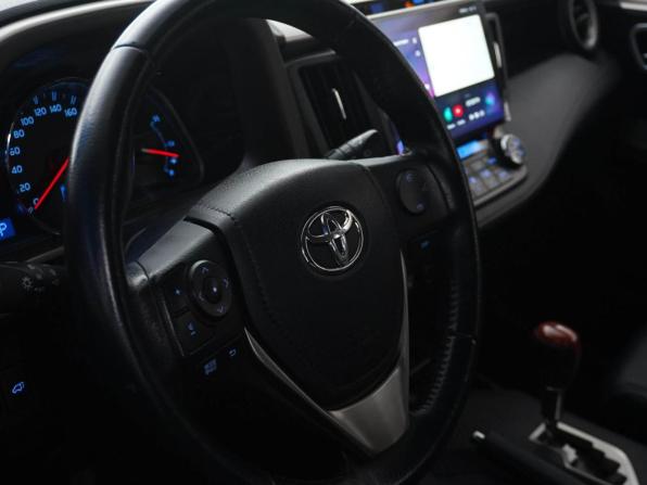 Toyota RAV4 IV (XA40) с пробегом 2014 года, цена 2 377 090 рублей, 96771 км, внедорожник, Автокод Объявления