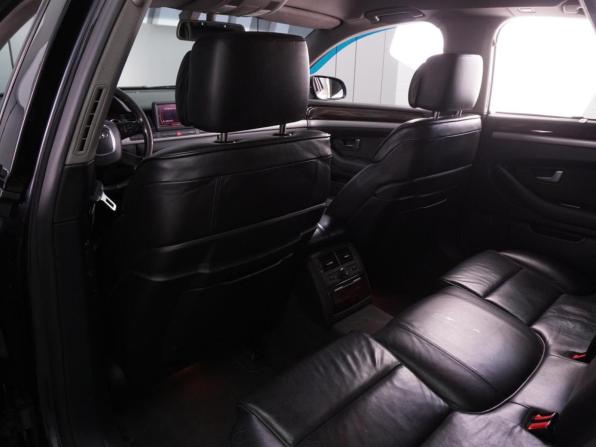 Audi A8 II (D3) Рестайлинг с пробегом 2007 года, цена 1 272 000 рублей, 307941 км, седан, Автокод Объявления