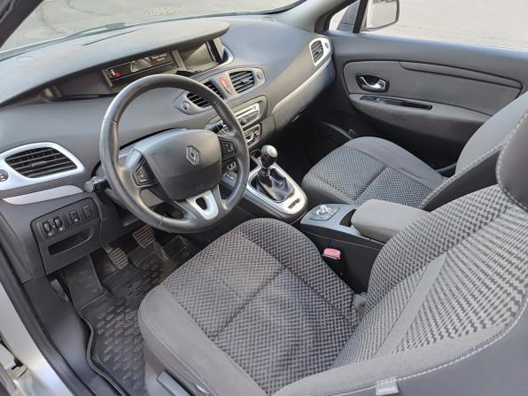 Renault Scenic III с пробегом 2011 года, цена 405 000 рублей, 258759 км, компактвэн, Автокод Объявления