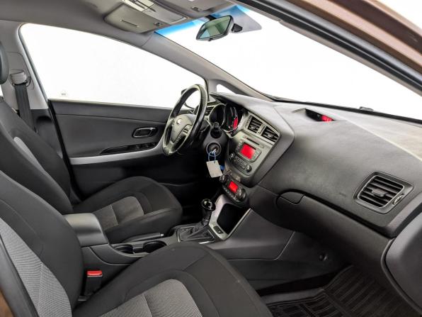 Kia Ceed II Рестайлинг с пробегом 2016 года, цена 1 330 000 рублей, 130830 км, хэтчбек, Автокод Объявления