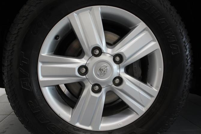 Toyota Land Cruiser 200 Series Рестайлинг 1 с пробегом 2013 года, цена 3 569 000 рублей, 351564 км, внедорожник, Автокод Объявления