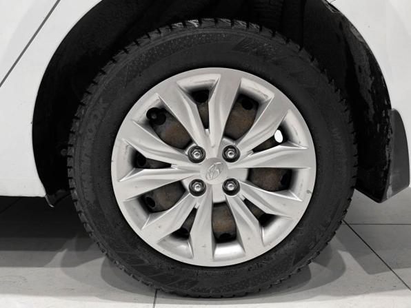 Hyundai Solaris II с пробегом 2017 года, цена 1 080 000 рублей, 148700 км, седан, Автокод Объявления