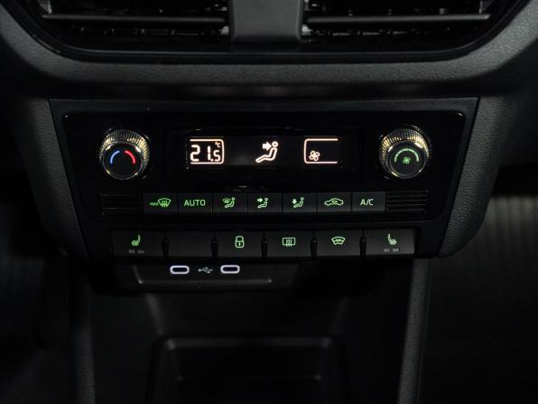Skoda Rapid II с пробегом 2022 года, цена 1 440 000 рублей, 118340 км, лифтбек, Автокод Объявления