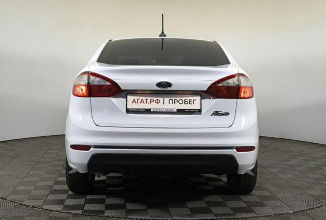 Ford Fiesta Mk6 Рестайлинг с пробегом 2018 года, цена 995 000 рублей, 118960 км, седан, Автокод Объявления
