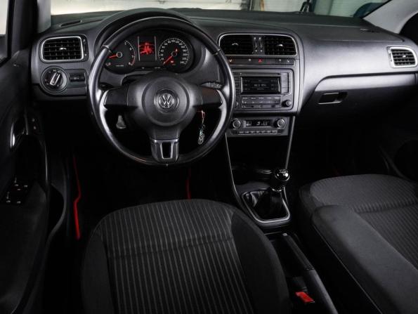 Volkswagen Polo V с пробегом 2014 года, цена 899 000 рублей, 130393 км, седан, Автокод Объявления