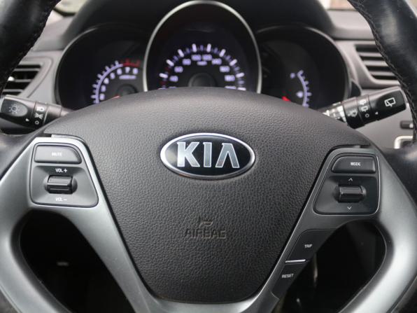 Kia Rio III Рестайлинг с пробегом 2016 года, цена 990 000 рублей, 107322 км, хэтчбек, Автокод Объявления