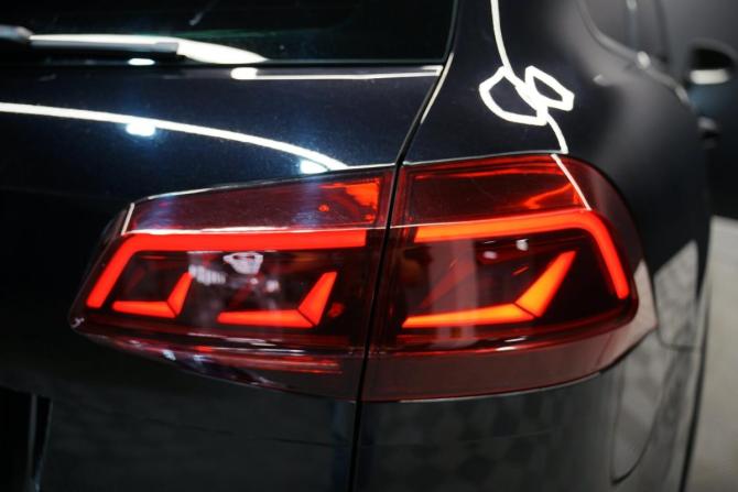 Volkswagen Touareg II Рестайлинг с пробегом 2015 года, цена 2 740 000 рублей, 239463 км, внедорожник, Автокод Объявления