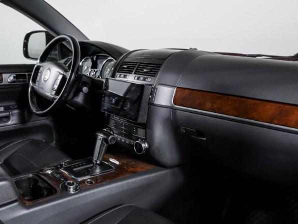 Volkswagen Touareg I Рестайлинг с пробегом 2008 года, цена 850 000 рублей, 281394 км, внедорожник, Автокод Объявления