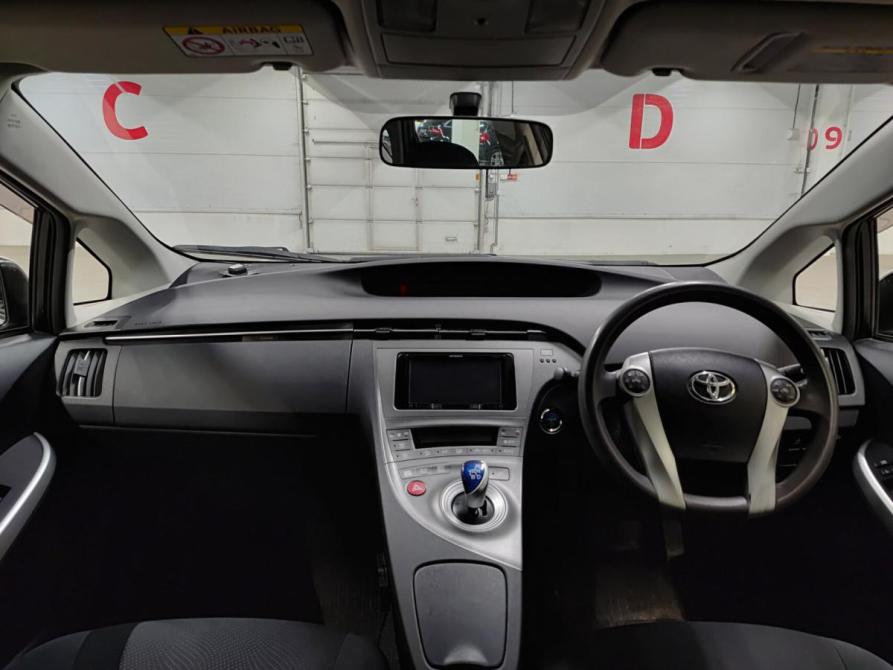 Toyota Prius III Рестайлинг (XW30) Казань  - изображение 17
