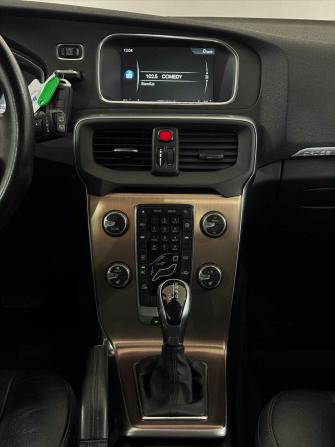 Volvo V40 II с пробегом 2016 года, цена 1 370 000 рублей, 218673 км, хэтчбек, Автокод Объявления