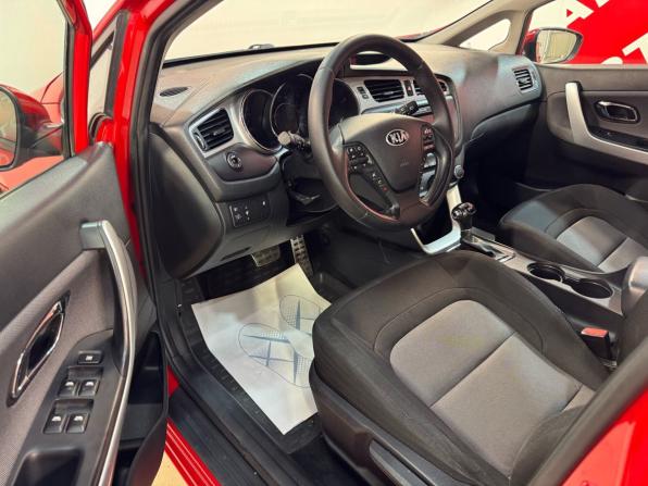 Kia Ceed II с пробегом 2014 года, цена 1 349 000 рублей, 148254 км, хэтчбек, Автокод Объявления