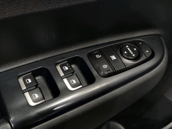 Kia Rio IV с пробегом 2018 года, цена 1 400 000 рублей, 63620 км, хэтчбек, Автокод Объявления