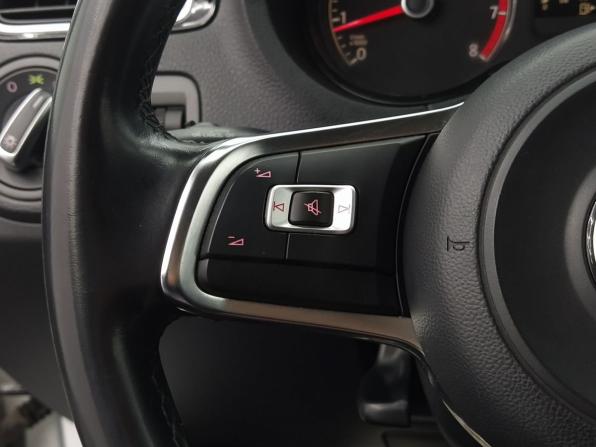 Volkswagen Polo V Рестайлинг с пробегом 2018 года, цена 1 100 000 рублей, 158407 км, седан, Автокод Объявления