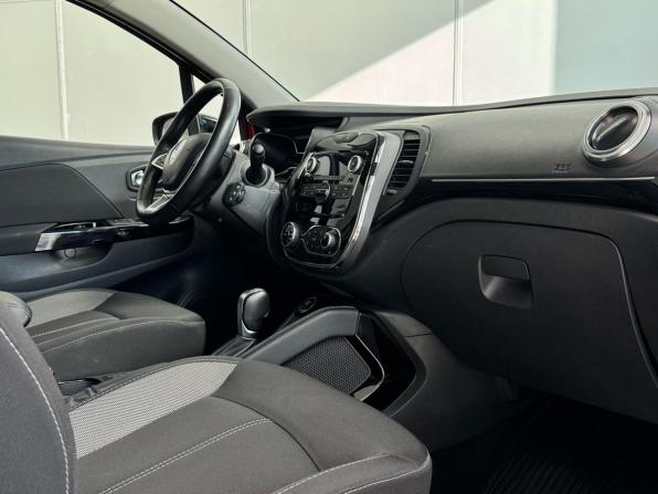 Renault Kaptur I Рестайлинг с пробегом 2021 года, цена 1 590 000 рублей, 87122 км, внедорожник, Автокод Объявления