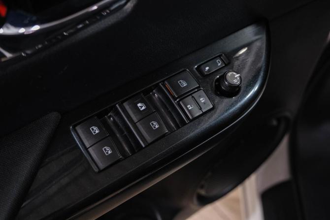 Toyota Hilux VIII с пробегом 2016 года, цена 2 919 000 рублей, 220000 км, offers.body_type.unknown, Автокод Объявления