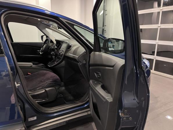 Renault Scenic IV с пробегом 2018 года, цена 1 550 000 рублей, 154830 км, компактвэн, Автокод Объявления