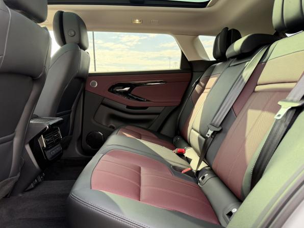Land Rover Range Rover Evoque II Рестайлинг с пробегом 2025 года, цена 5 690 000 рублей, 25 км, внедорожник, Автокод Объявления