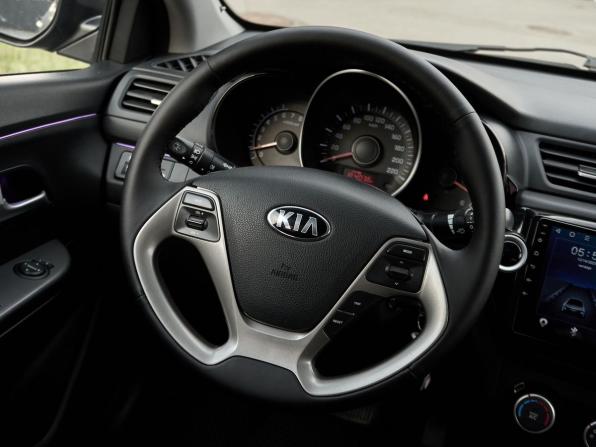 Kia Rio III Рестайлинг с пробегом 2016 года, цена 1 238 000 рублей, 113710 км, седан, Автокод Объявления
