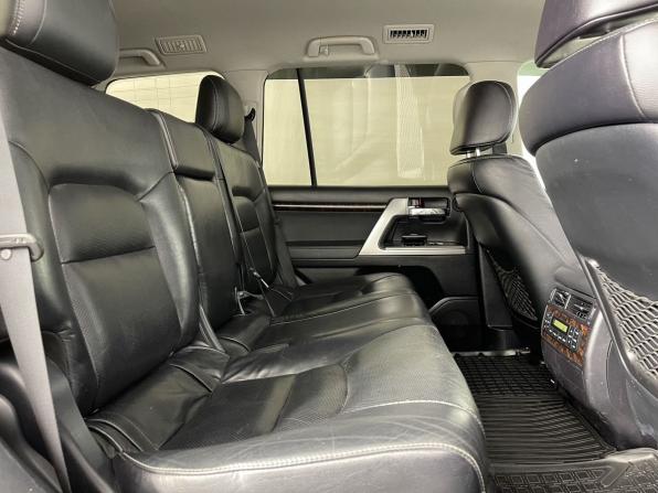 Toyota Land Cruiser 200 Series Рестайлинг 1 с пробегом 2015 года, цена 3 179 000 рублей, 261211 км, внедорожник, Автокод Объявления