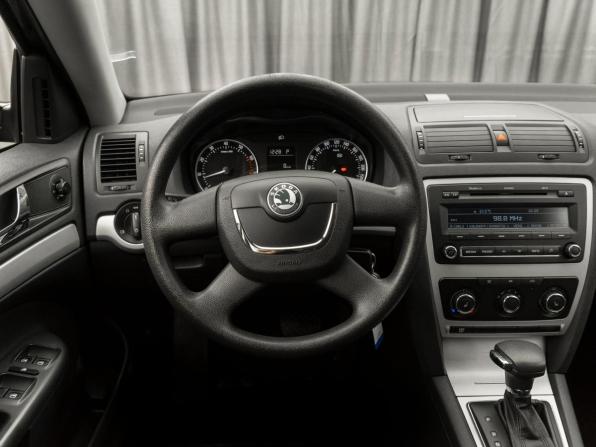 Skoda Octavia II (A5) Рестайлинг с пробегом 2011 года, цена 980 000 рублей, 165141 км, лифтбек, Автокод Объявления
