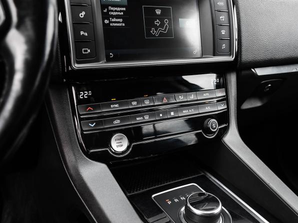 Jaguar F-Pace I с пробегом 2017 года, цена 2 400 000 рублей, 188177 км, внедорожник, Автокод Объявления