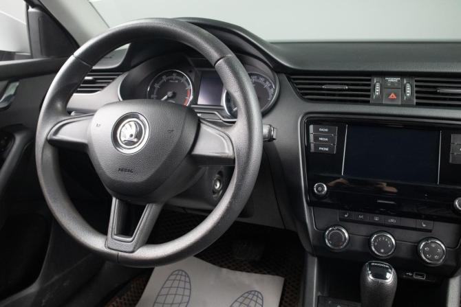 Skoda Octavia III (A7) Рестайлинг с пробегом 2020 года, цена 1 829 000 рублей, 70244 км, лифтбек, Автокод Объявления