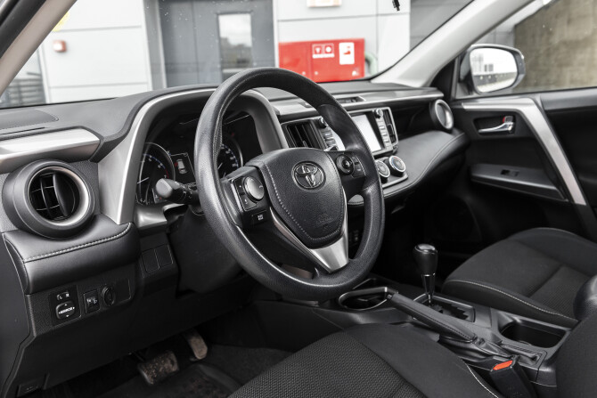 Toyota RAV4 IV (XA40) Рестайлинг с пробегом 2017 года, цена 2 150 000 рублей, 93000 км, внедорожник, Автокод Объявления