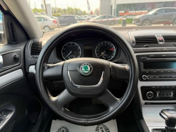 Skoda Octavia II (A5) Рестайлинг с пробегом 2011 года, цена 850 000 рублей, 165851 км, лифтбек, Автокод Объявления