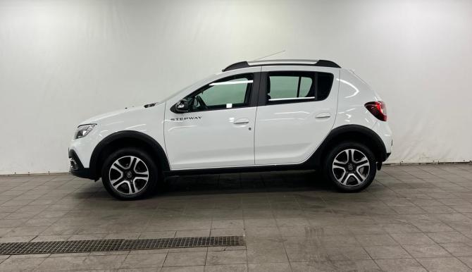 Renault Sandero II Рестайлинг с пробегом 2022 года, цена 1 410 000 рублей, 46000 км, хэтчбек, Автокод Объявления