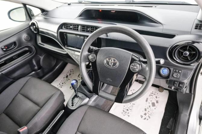 Toyota Aqua I Рестайлинг с пробегом 2016 года, цена 999 000 рублей, 177224 км, хэтчбек, Автокод Объявления