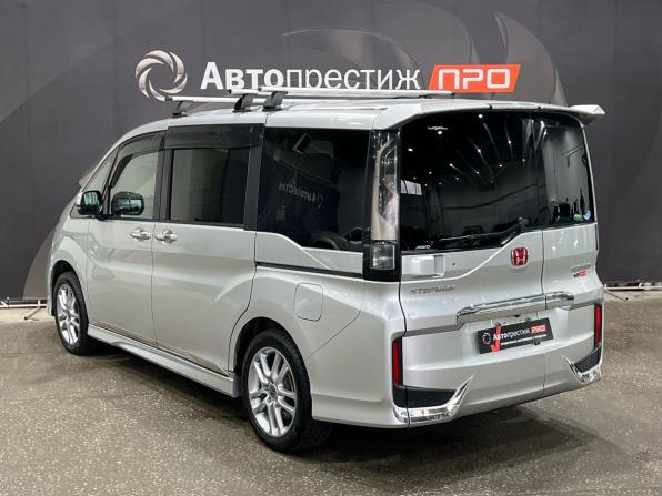 Honda Stepwgn V с пробегом 2015 года, цена 1 630 000 рублей, 251269 км, минивэн, Автокод Объявления
