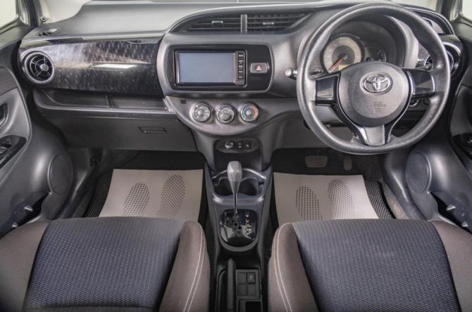 Toyota Vitz III (XP130) Рестайлинг с пробегом 2018 года, цена 1 029 000 рублей, 71500 км, хэтчбек, Автокод Объявления