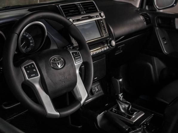 Toyota Land Cruiser Prado 150 Series Рестайлинг 1 с пробегом 2016 года, цена 3 750 000 рублей, 211529 км, внедорожник, Автокод Объявления