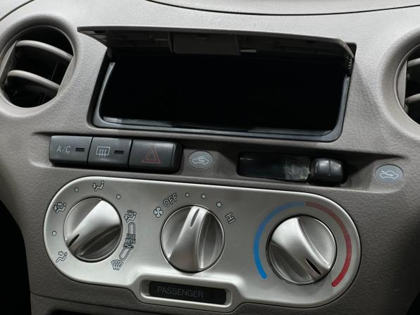 Toyota Platz с пробегом 2005 года, цена 399 000 рублей, 299999 км, седан, Автокод Объявления
