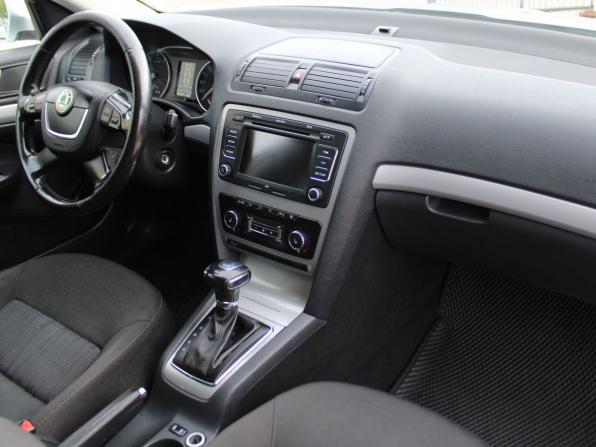 Skoda Octavia II (A5) Рестайлинг с пробегом 2011 года, цена 659 000 рублей, 206262 км, лифтбек, Автокод Объявления
