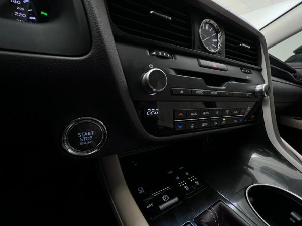 Lexus RX IV с пробегом 2018 года, цена 3 700 000 рублей, 144400 км, внедорожник, Автокод Объявления