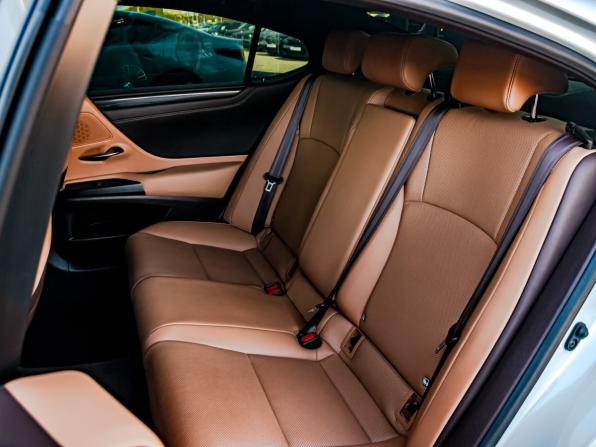 Lexus ES VII с пробегом 2021 года, цена 3 450 000 рублей, 263663 км, седан, Автокод Объявления