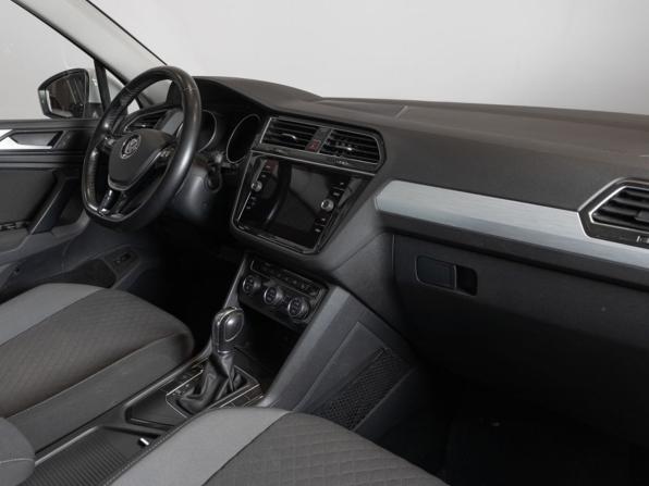 Volkswagen Tiguan II с пробегом 2017 года, цена 1 922 658 рублей, 179460 км, внедорожник, Автокод Объявления
