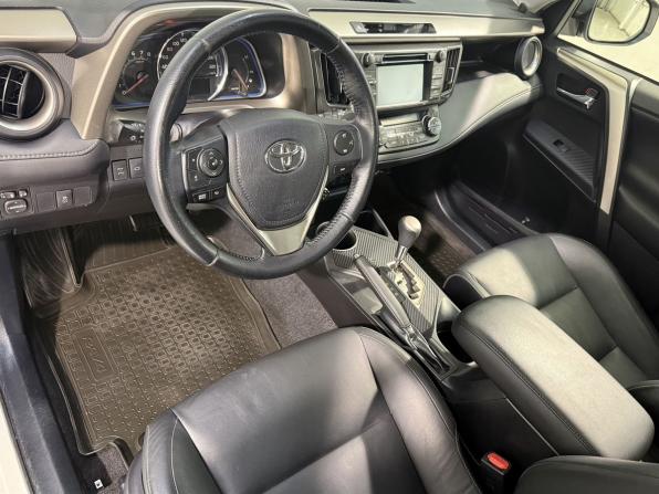 Toyota RAV4 IV (XA40) с пробегом 2013 года, цена 2 099 800 рублей, 110000 км, внедорожник, Автокод Объявления