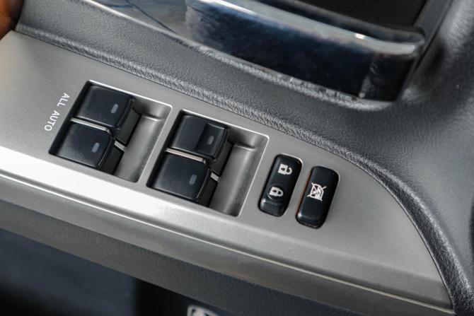 Toyota Land Cruiser 200 Series Рестайлинг 1 с пробегом 2014 года, цена 4 649 000 рублей, 228731 км, внедорожник, Автокод Объявления