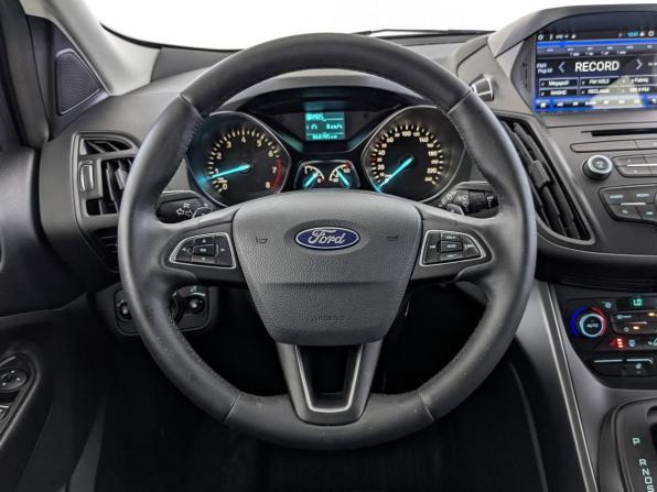 Ford Kuga II Рестайлинг с пробегом 2018 года, цена 1 980 000 рублей, 68784 км, внедорожник, Автокод Объявления