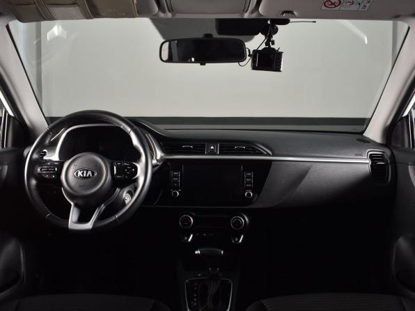 Kia Rio IV Рестайлинг с пробегом 2021 года, цена 1 814 995 рублей, 45129 км, хэтчбек, Автокод Объявления