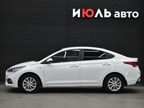 Hyundai Solaris II с пробегом 2017 года, цена 1 170 000 рублей, 178074 км, седан, Автокод Объявления